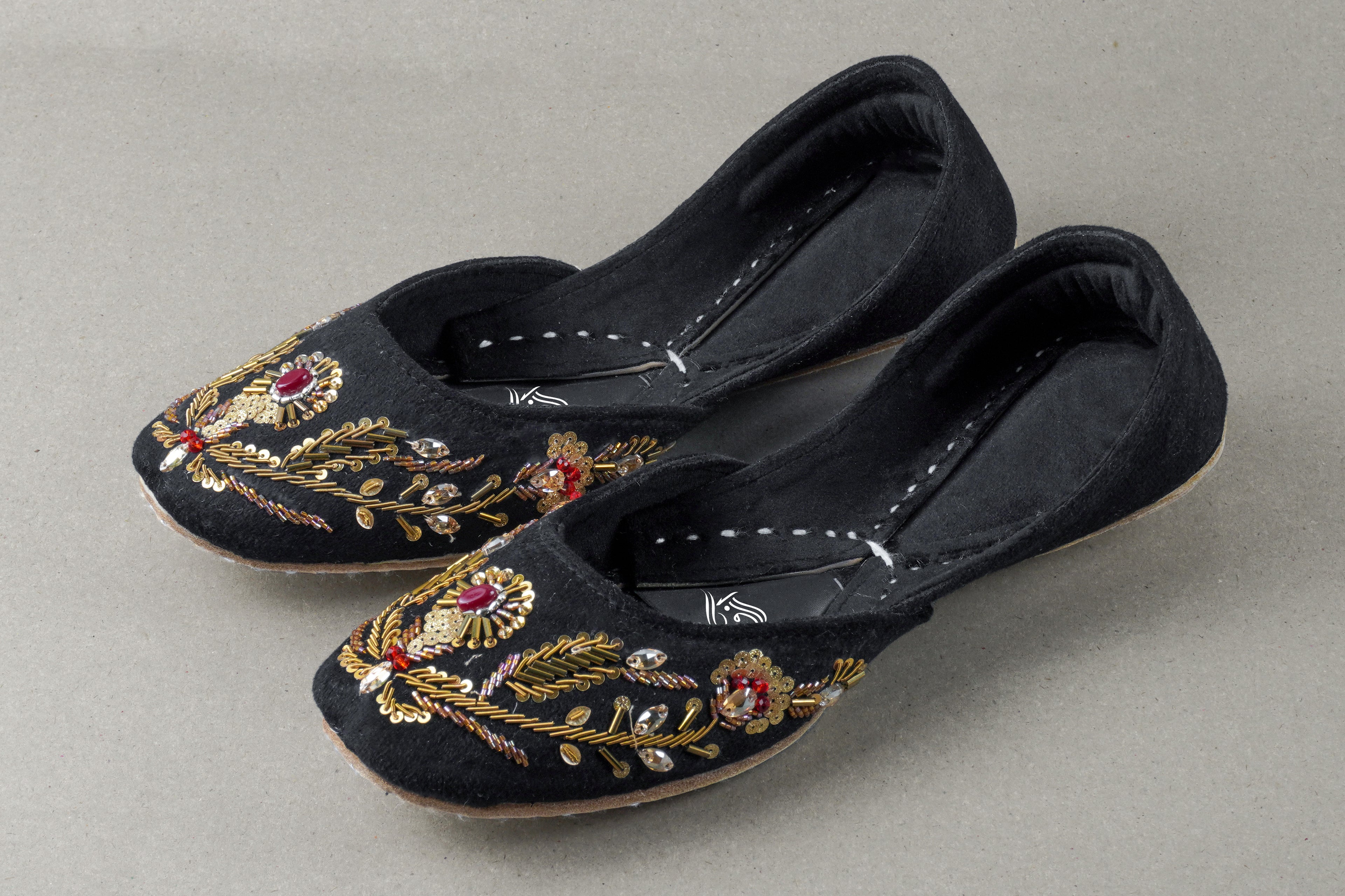 SHAHI BLACK