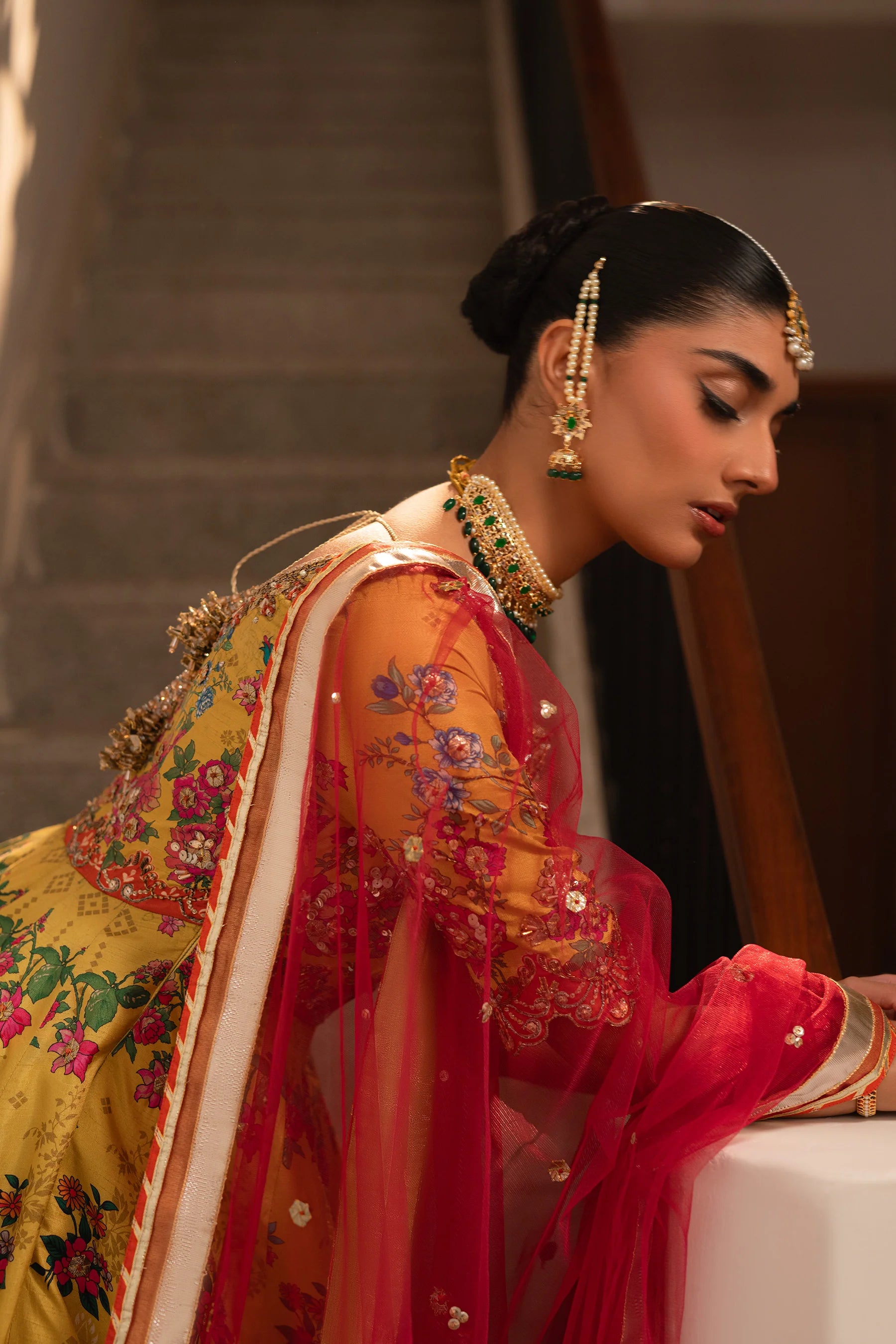 Mehndi Charm Peshwas